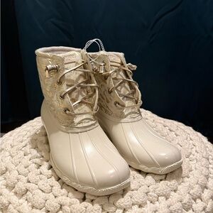 Sperry Women's Saltwater Ivory Jacquard Duck Boots STS88315